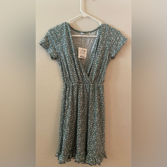Pull&Bear | Dresses | Pull Bear Womens Green Floral Short Sleeve Pullover  Summer Dress Size Xs | Poshmark
